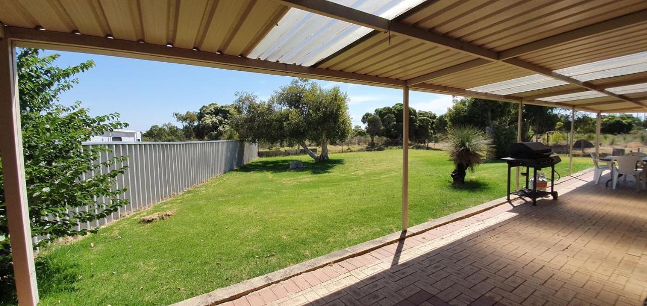 Pinjarra Caravan Park And Cabins Экстерьер фото
