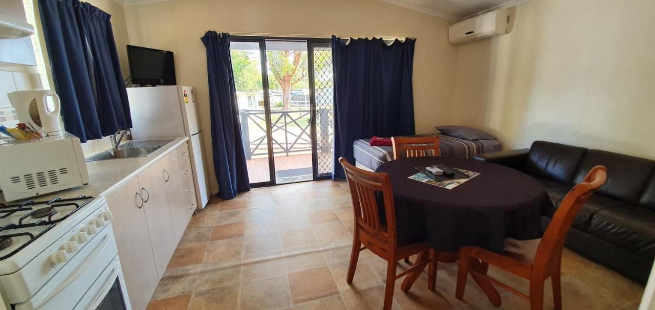 Pinjarra Caravan Park And Cabins Экстерьер фото