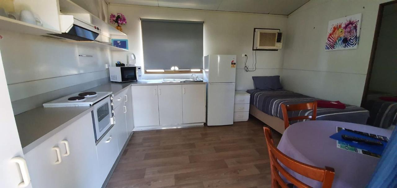 Pinjarra Caravan Park And Cabins Экстерьер фото