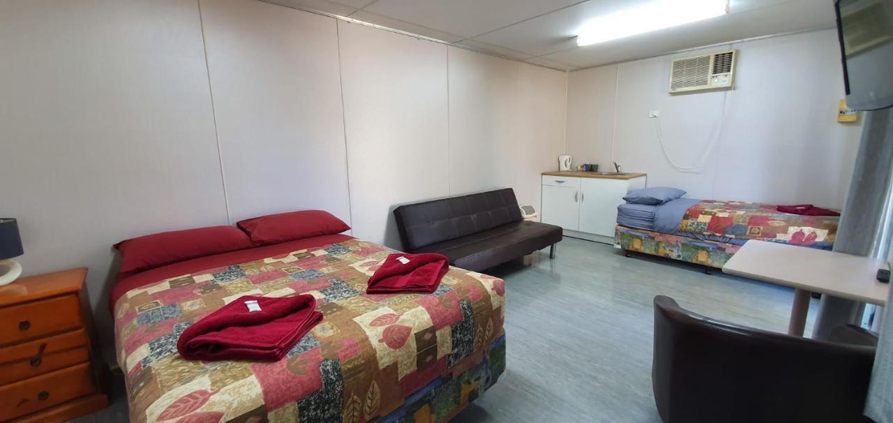 Pinjarra Caravan Park And Cabins Экстерьер фото